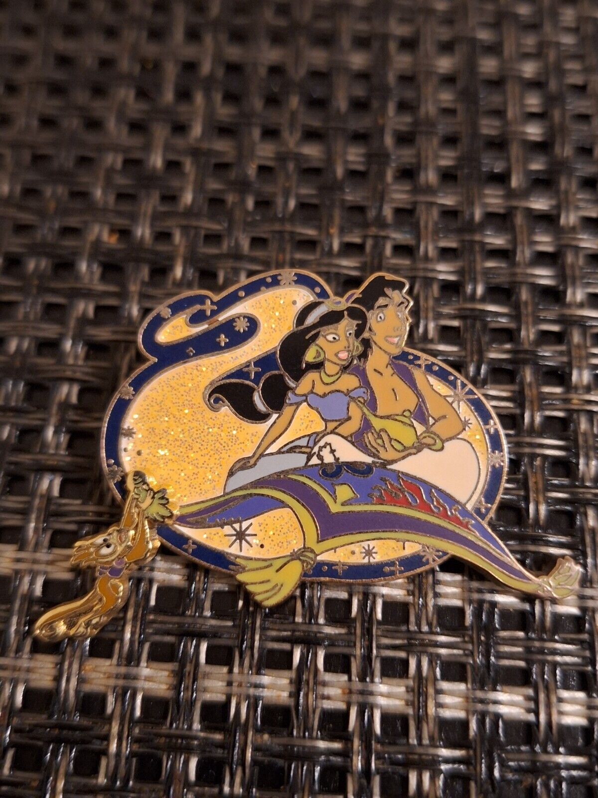 2004 Vintage Disney Aladdin, Jasmine, & Abu Flying on Magic Carpet Pin