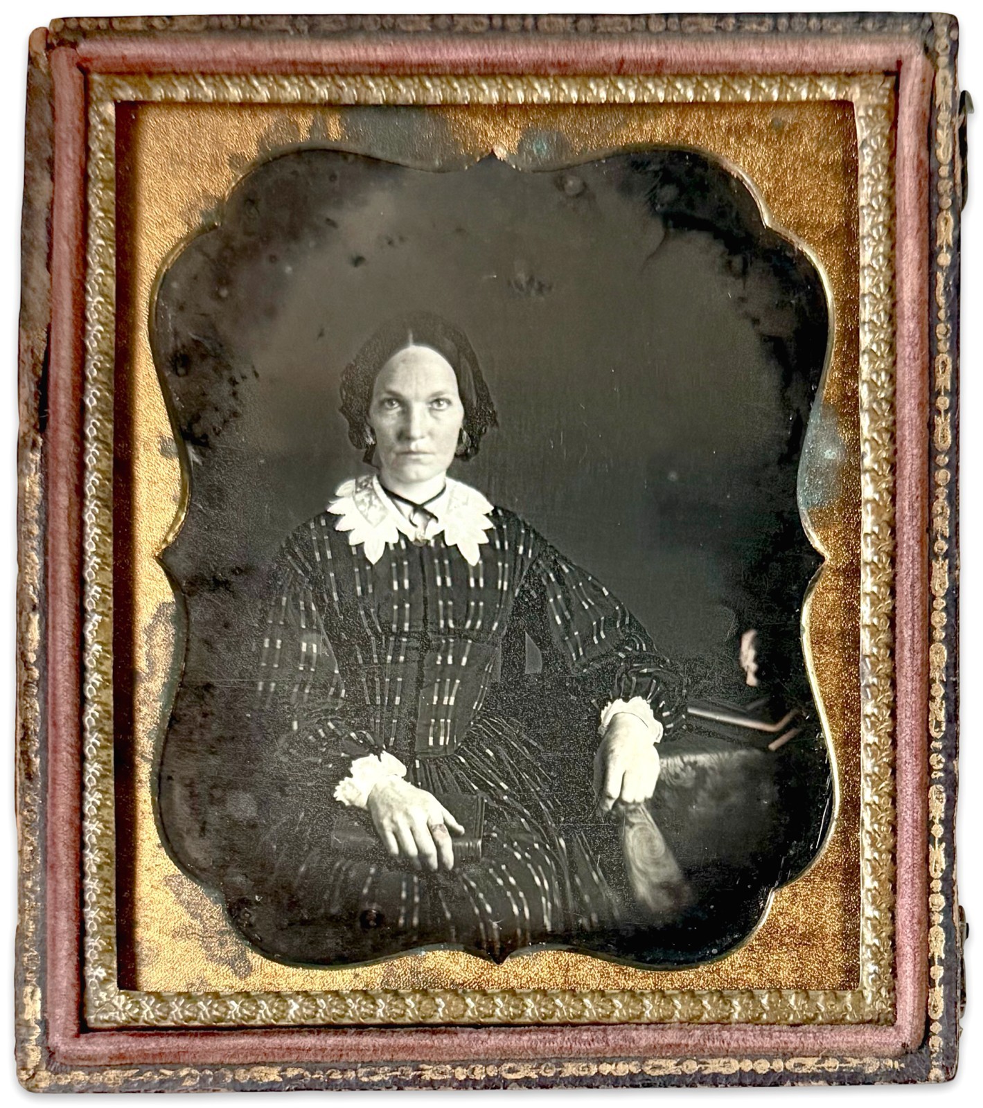 1850s WOMAN w/ PENETRATING STARE Holding Book 1/6 Plate Daguerreotype