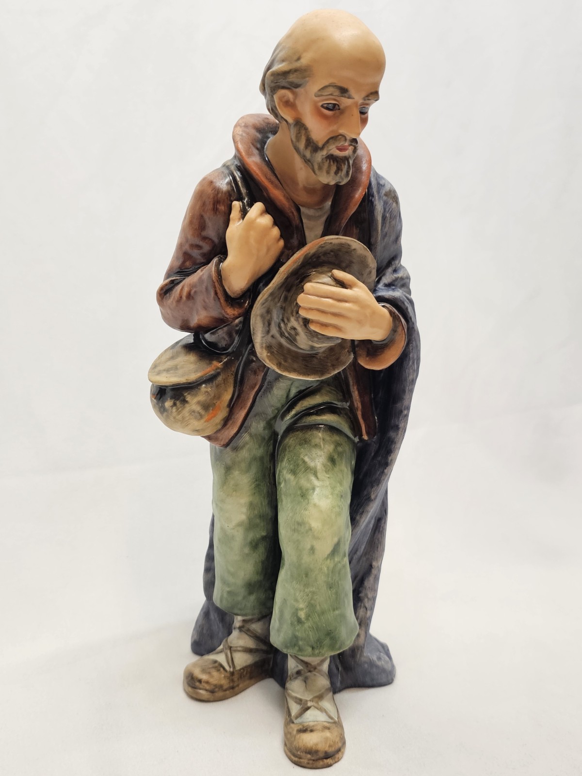 Goebel Hummel 260G JUMBO Christmas Nativity Figurine Standing Shepherd