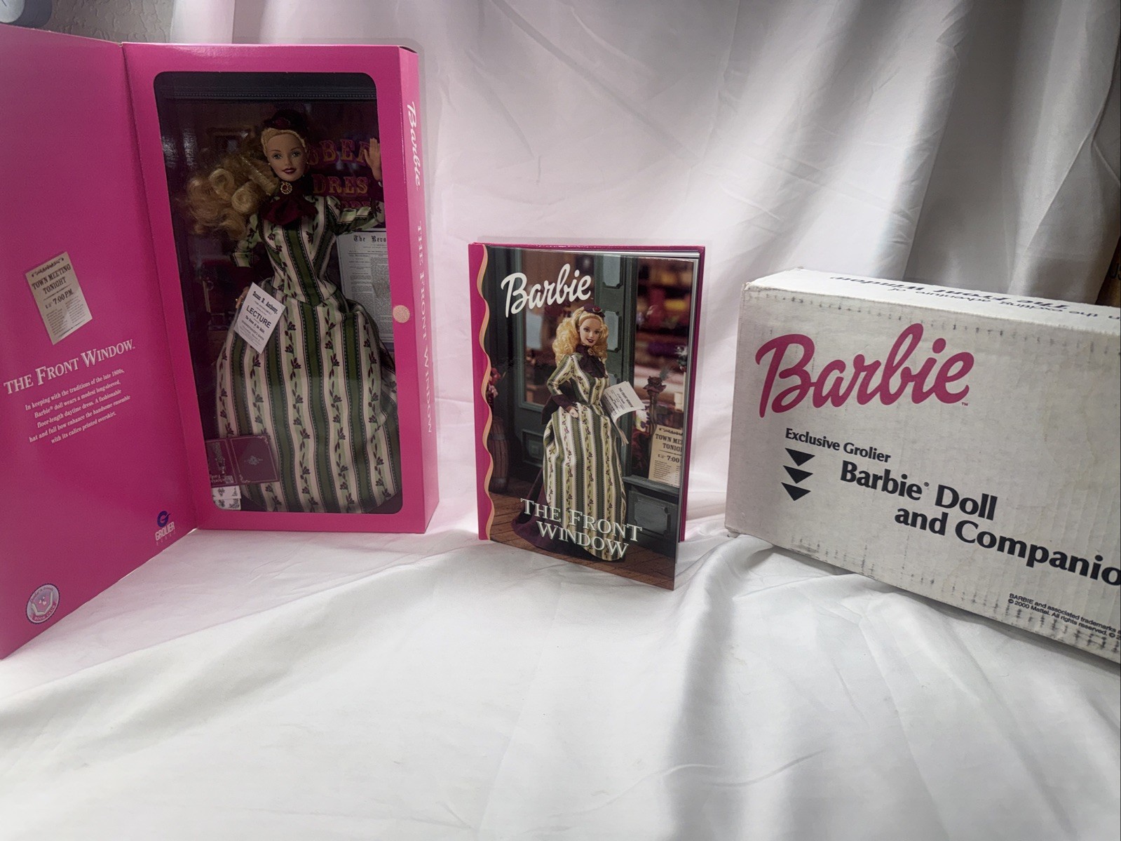 Barbie The Front Window Grolier Special Edition Doll and Book 2000 Mattel W/Box