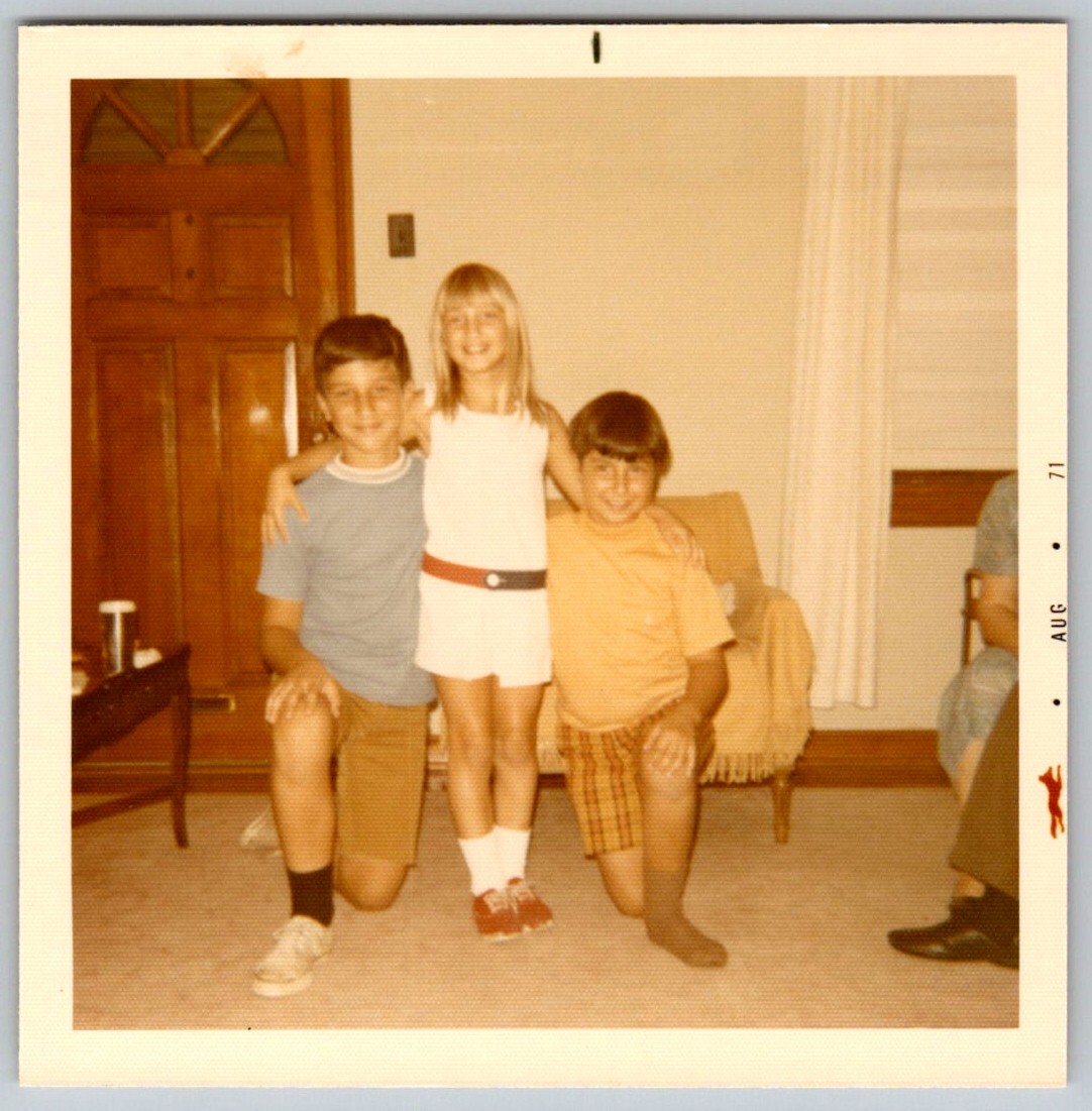 Vtg Color Snapshot Three Smiling Kids Posing Indoors Living Room 1970s