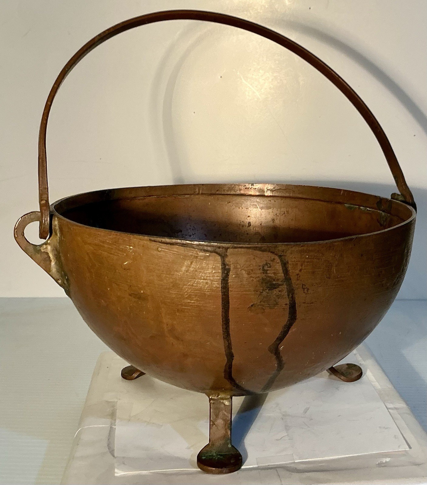 ANTIQUE 19TH CENTURY HANDCRAFTED SOLID COPPER CAULDRON