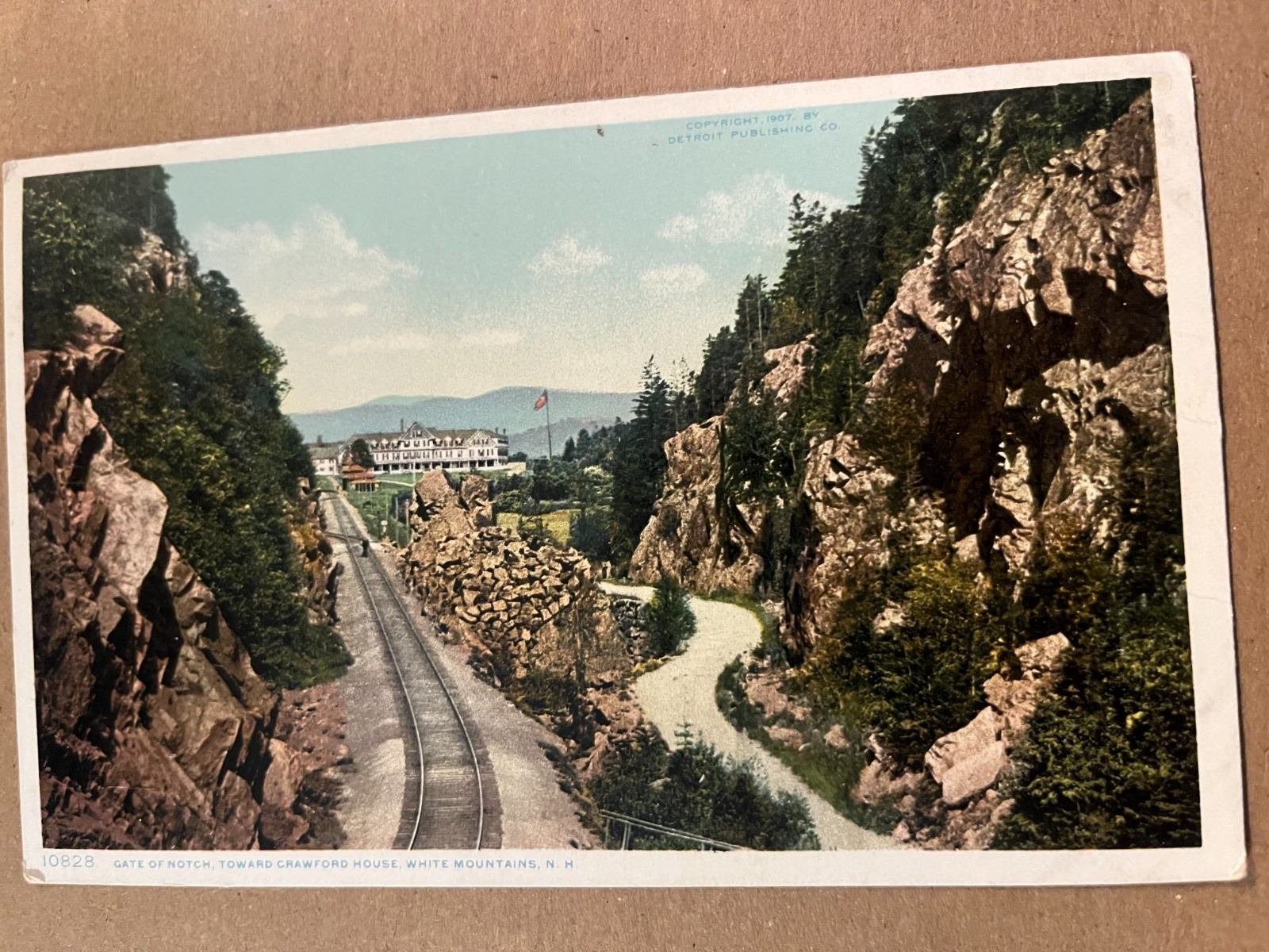 c1907 UNUSED .01 PC - GATE OF THE NOTCH TO CRAWFORD HOUSE, WHITE MOUNTAINS, N.H.