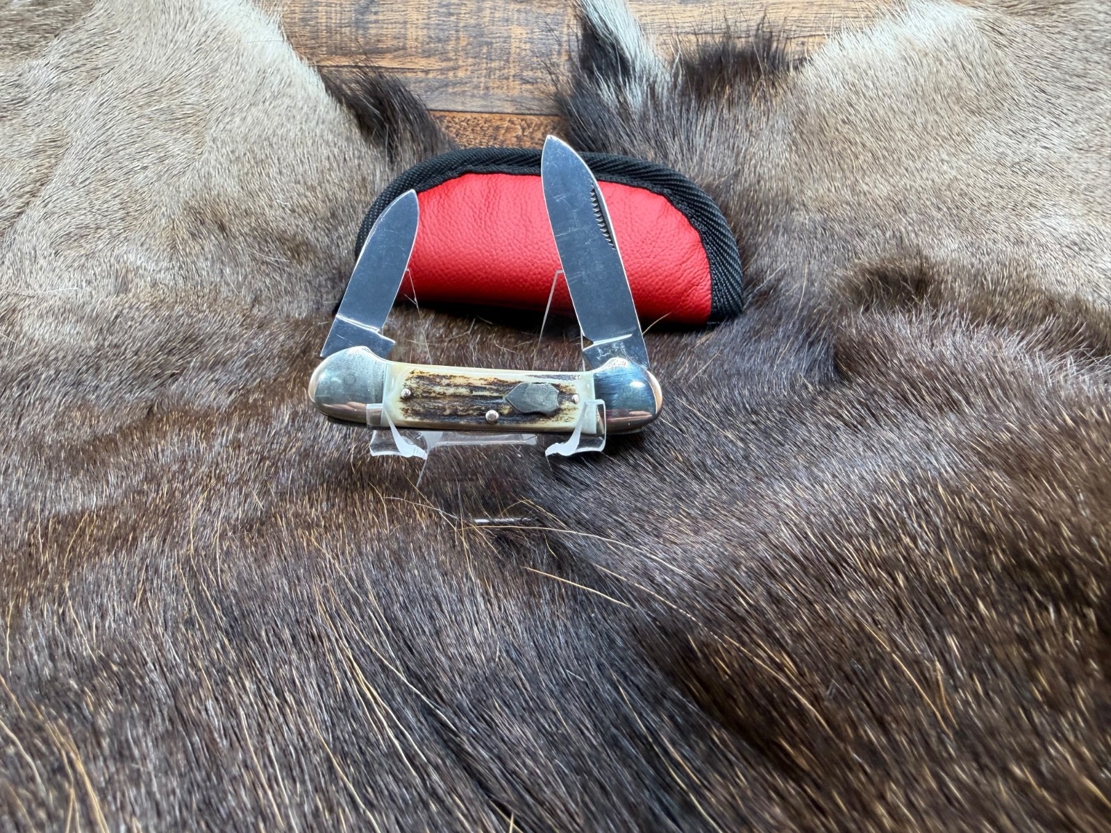 Bulldog  Canoe With Genuine Stag Handles Comes In Red Pouch \