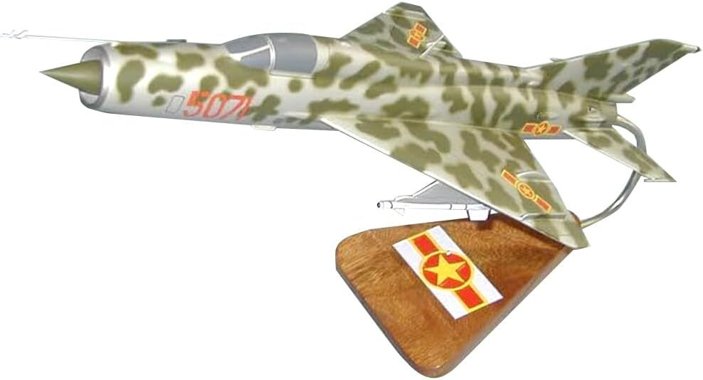 NVAF Mikoyan-Gurevich MiG-21 Fishbed Camo Desk Display 1/32 Model SC Airplane