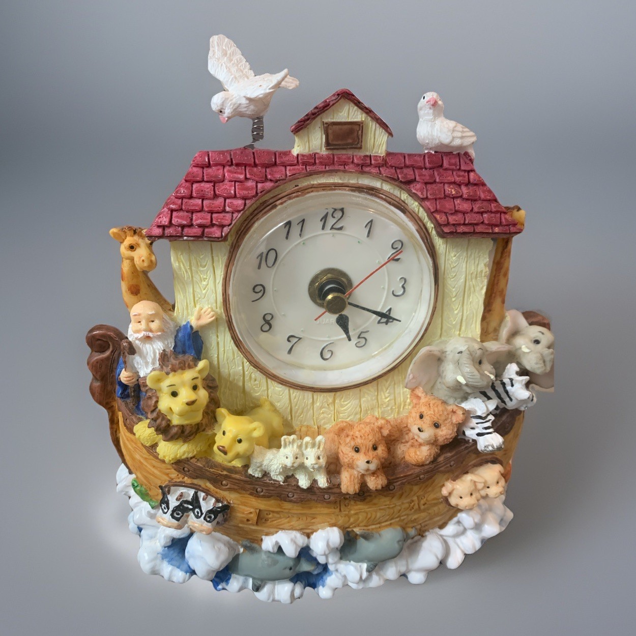 Vintage Noah\'s Ark Tabletop Mantel Clock 3D Sculpted Animals - Tested & Working