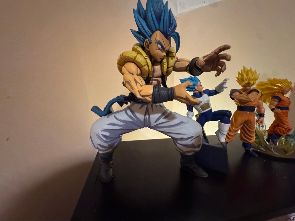 Dragon Ball Figure Lot (5) - Gogeta Blue, SSGSS Vegeta, Goku, SSJ3 Goku, Majin