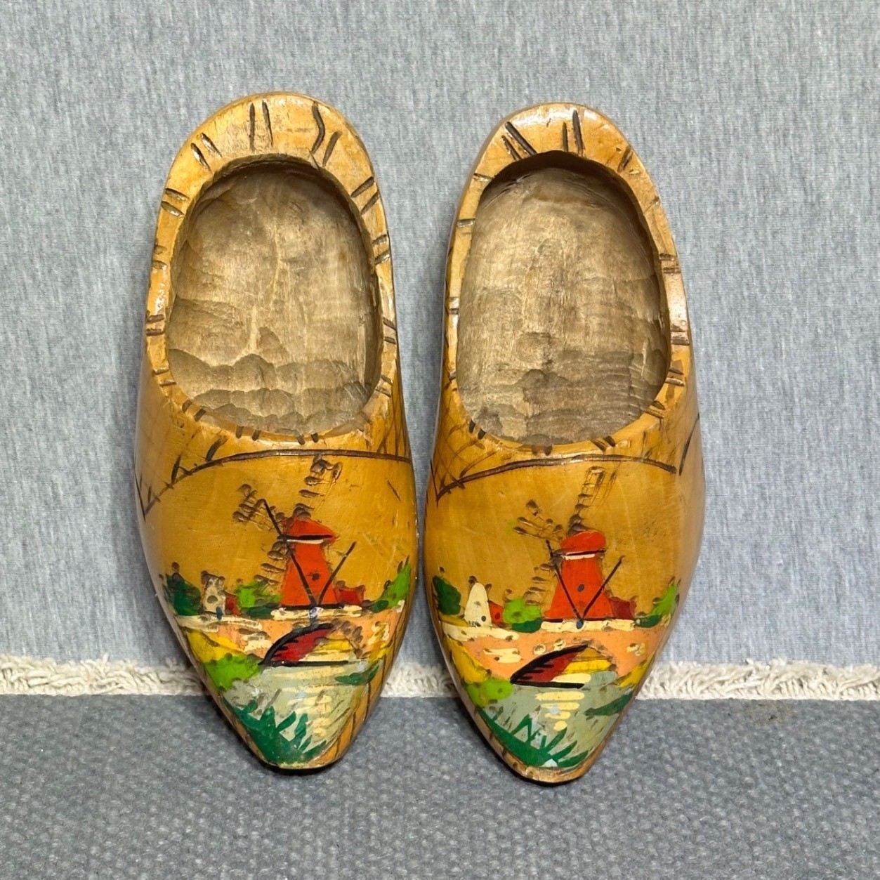VTG Rustic Hand Painted Dutch Wooden Clogs Windmill Folk Art Wall Hanging Shoes