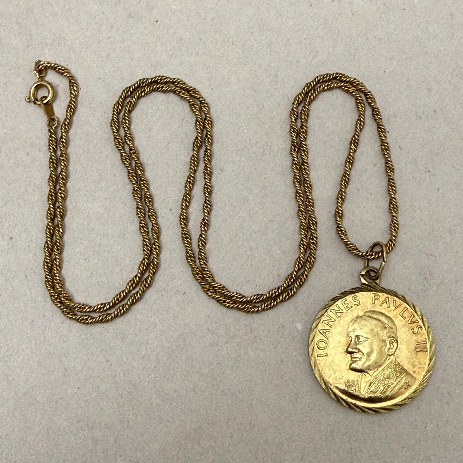 Vintage Pope John Paul II Vatican Roma St Peter Catholic Pendant Medal 24\ Vintage Pope John Paul II Vatican Roma St Peter Catholic Pendant Medal 24\