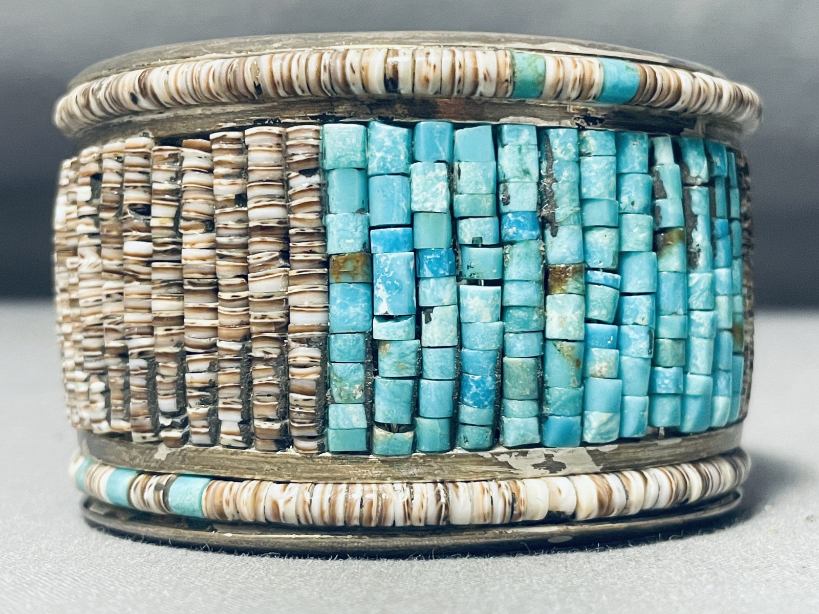 EYE CATCHING BEST VINTAGE NAVAJO TURQUOISE HEISHI STERLING SILVER BRACELET