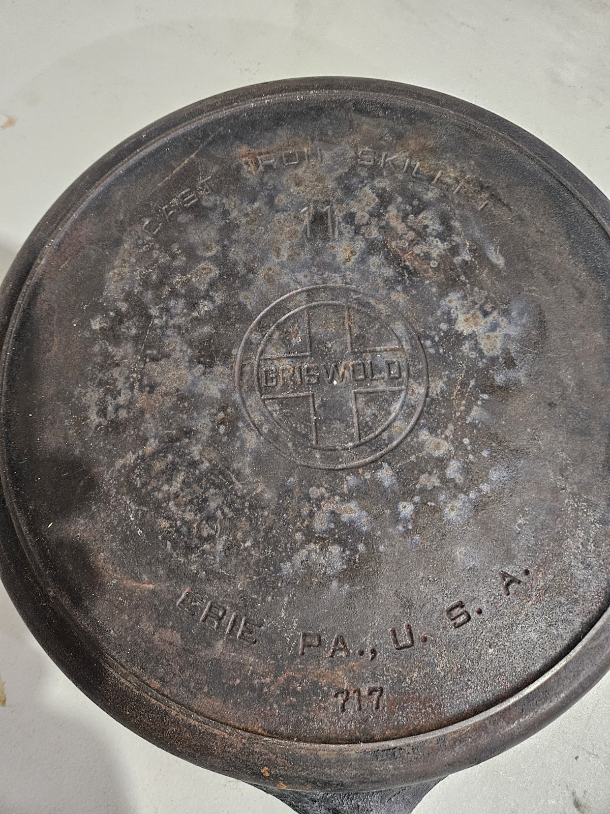 Griswold #11 Cast Iron Skillet with 3 inch medium Block Logo and Heat Ring