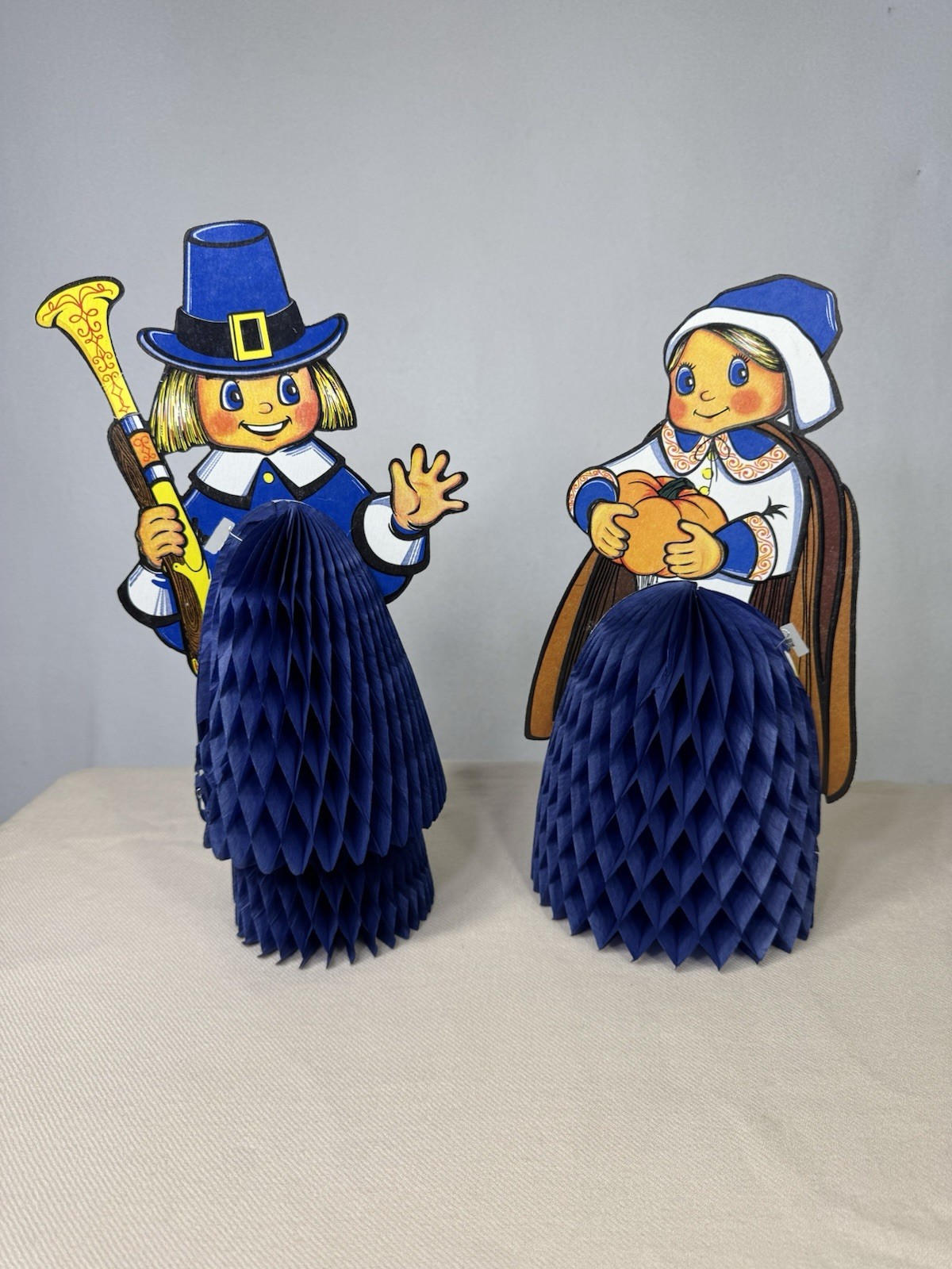 Vintage BEISTLE Honeycomb Thanksgiving Pilgrim Couple 14” Fold Out Decorations