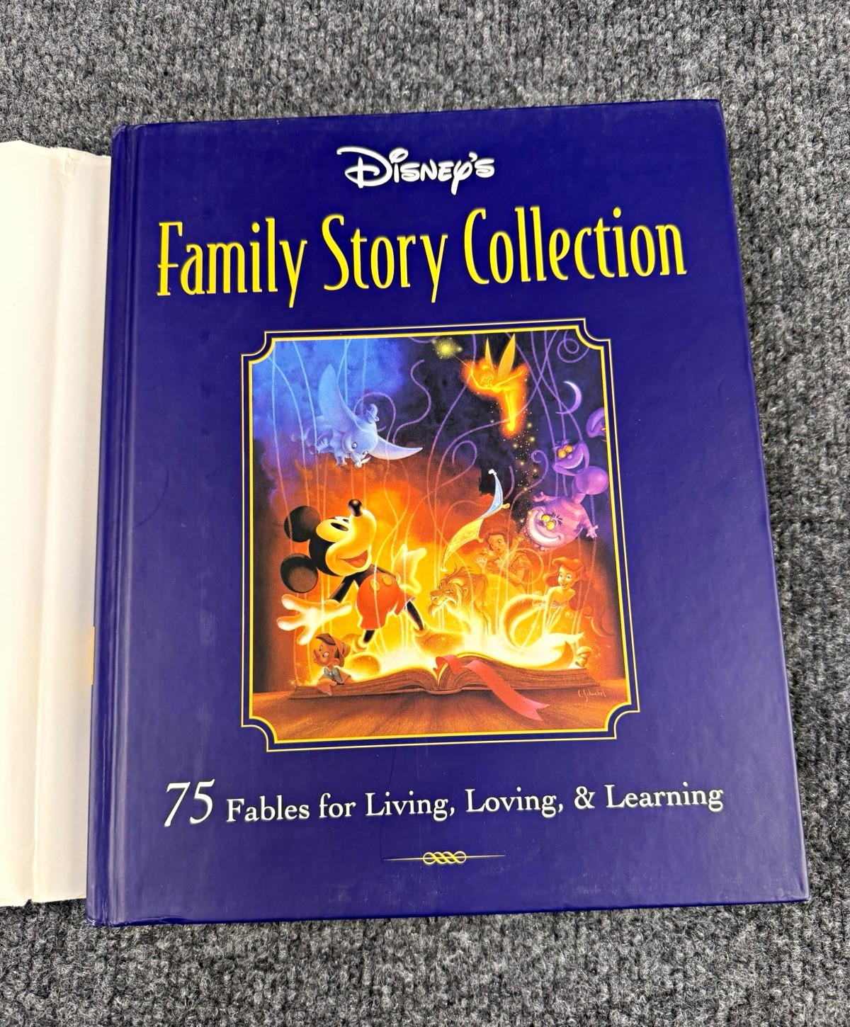 Vintage 1998 Disney\'s Family Story Collection 75 Fables Hardcover w/ Dust Jacket