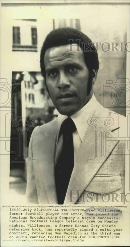 1974 Press Photo Fred Williamson, ABC's National Football League Correspondent