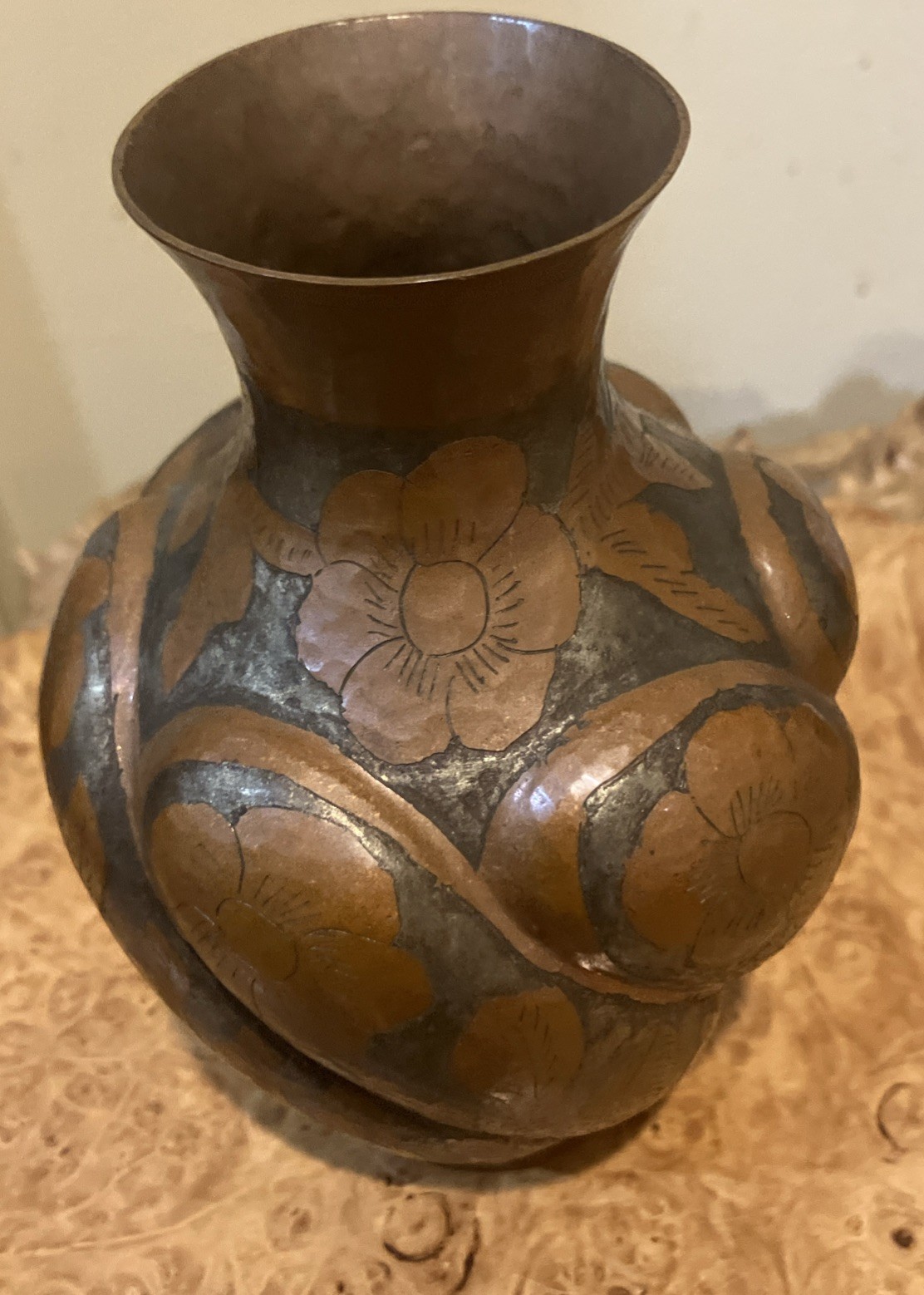 Vintage Hand Hammered MCM Engraved Floral Copper & Silver Tone Vase 6.5”