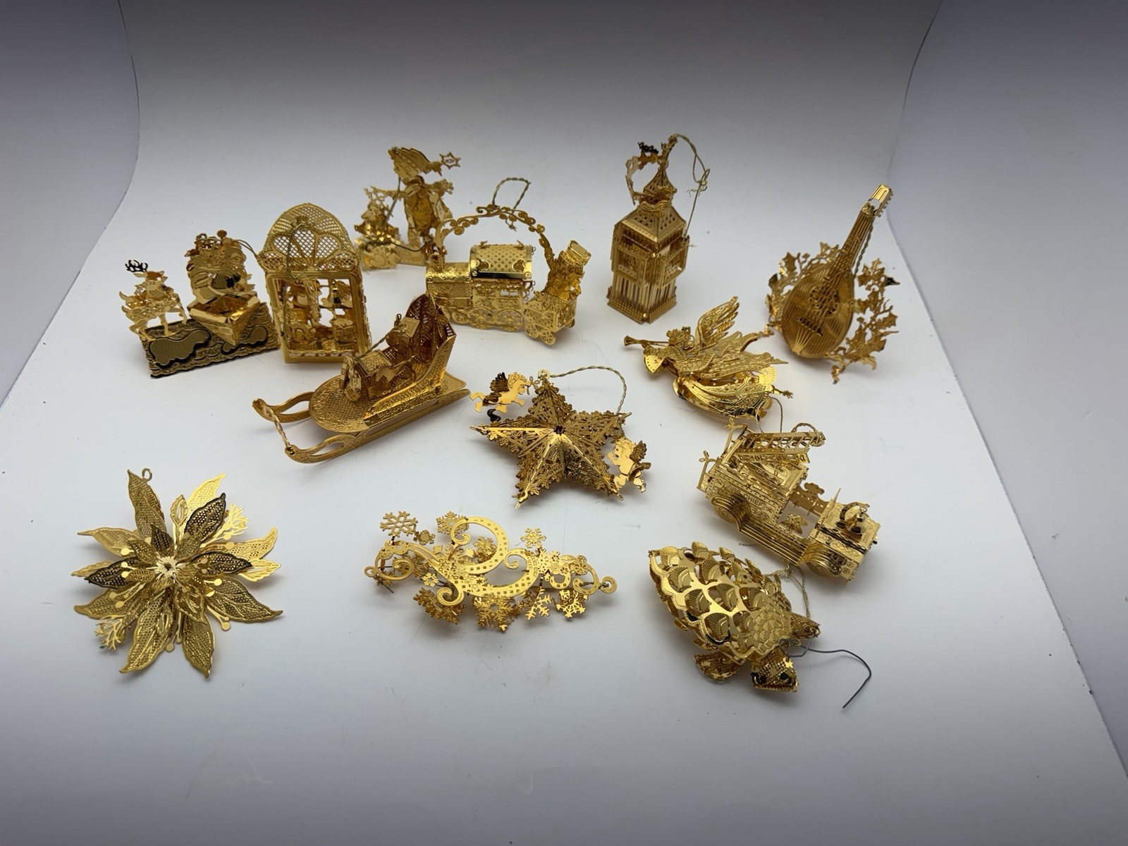 Danbury Mint 1998 Gold Christmas Ornament Collection Set of 12 w/ Original Box