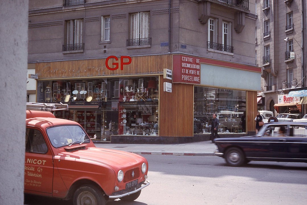 #XX166 -e Old 35mm Slide Photo- City Street Scene - 1969