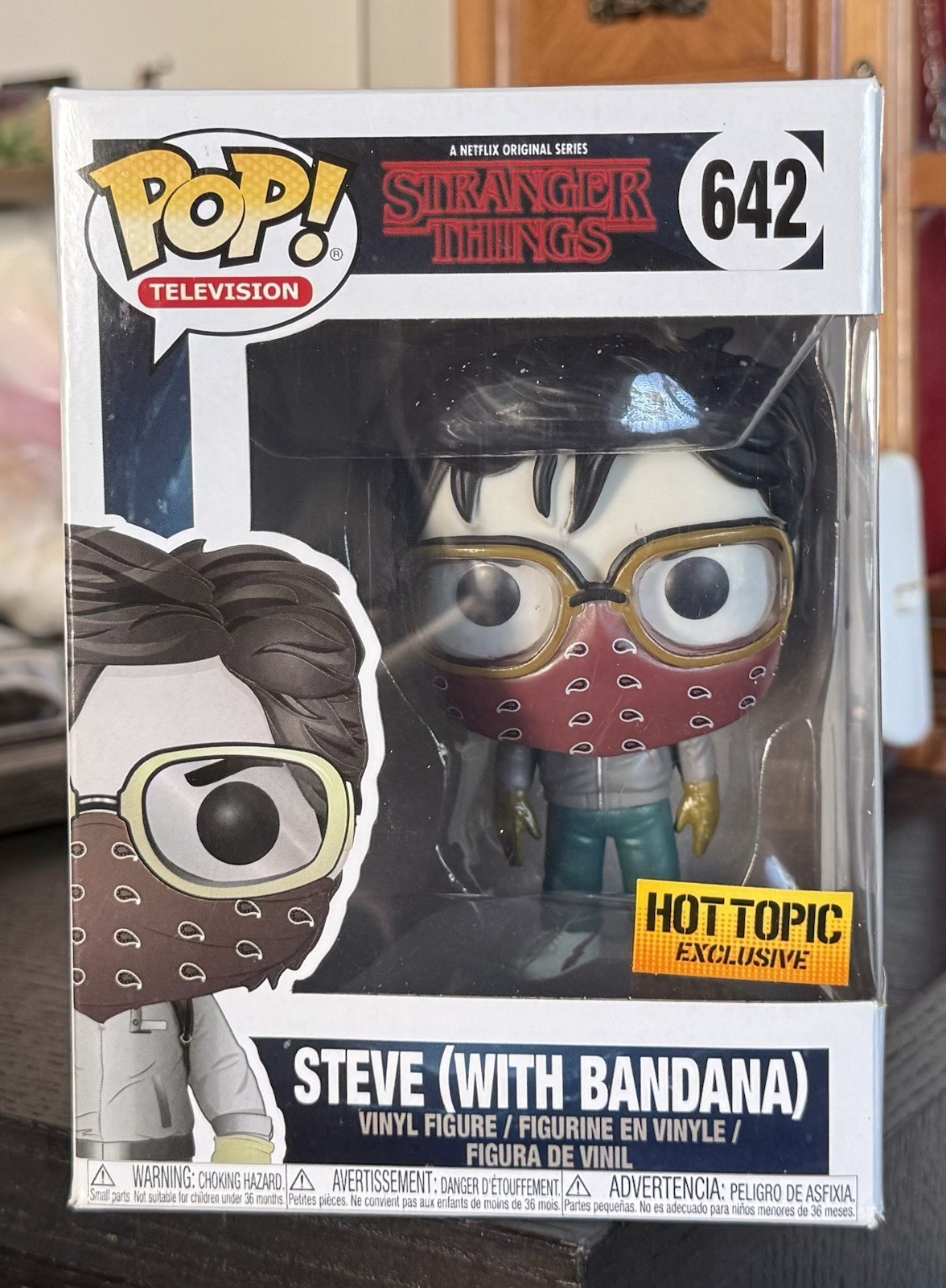 VAULTED Funko Pop: STEVE w/ BANDANA #642 Stranger Things Season 2 w/Protector