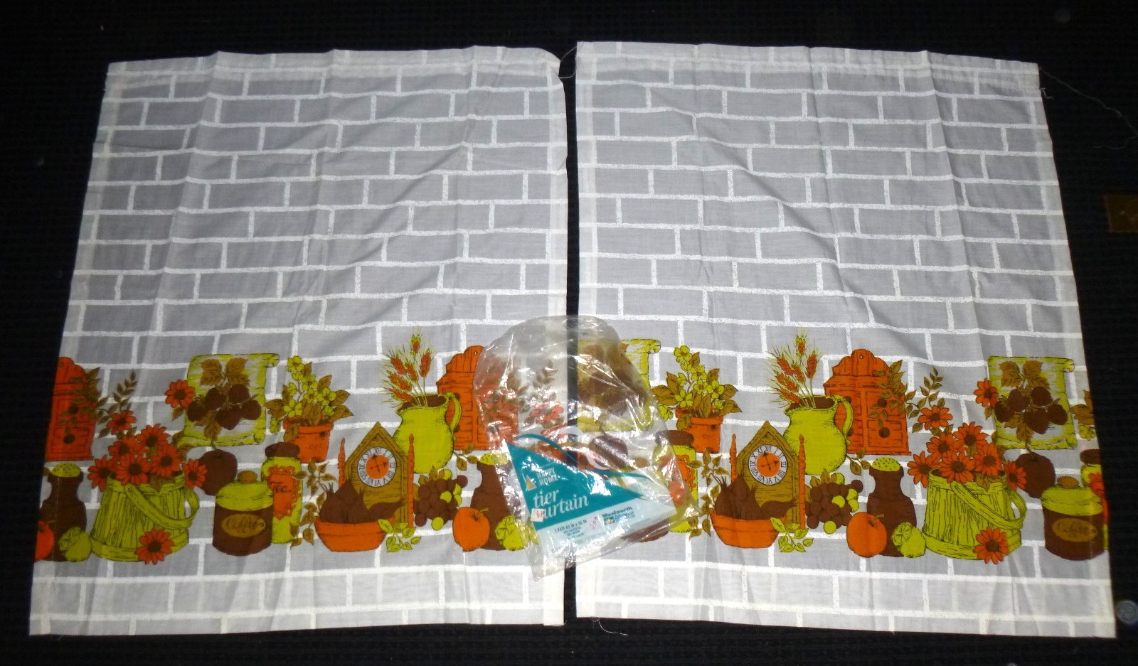 Pr NOS Vtg 70s Happy Home Curtains #622 Chefs Delight Kitchen Motif 30x35\