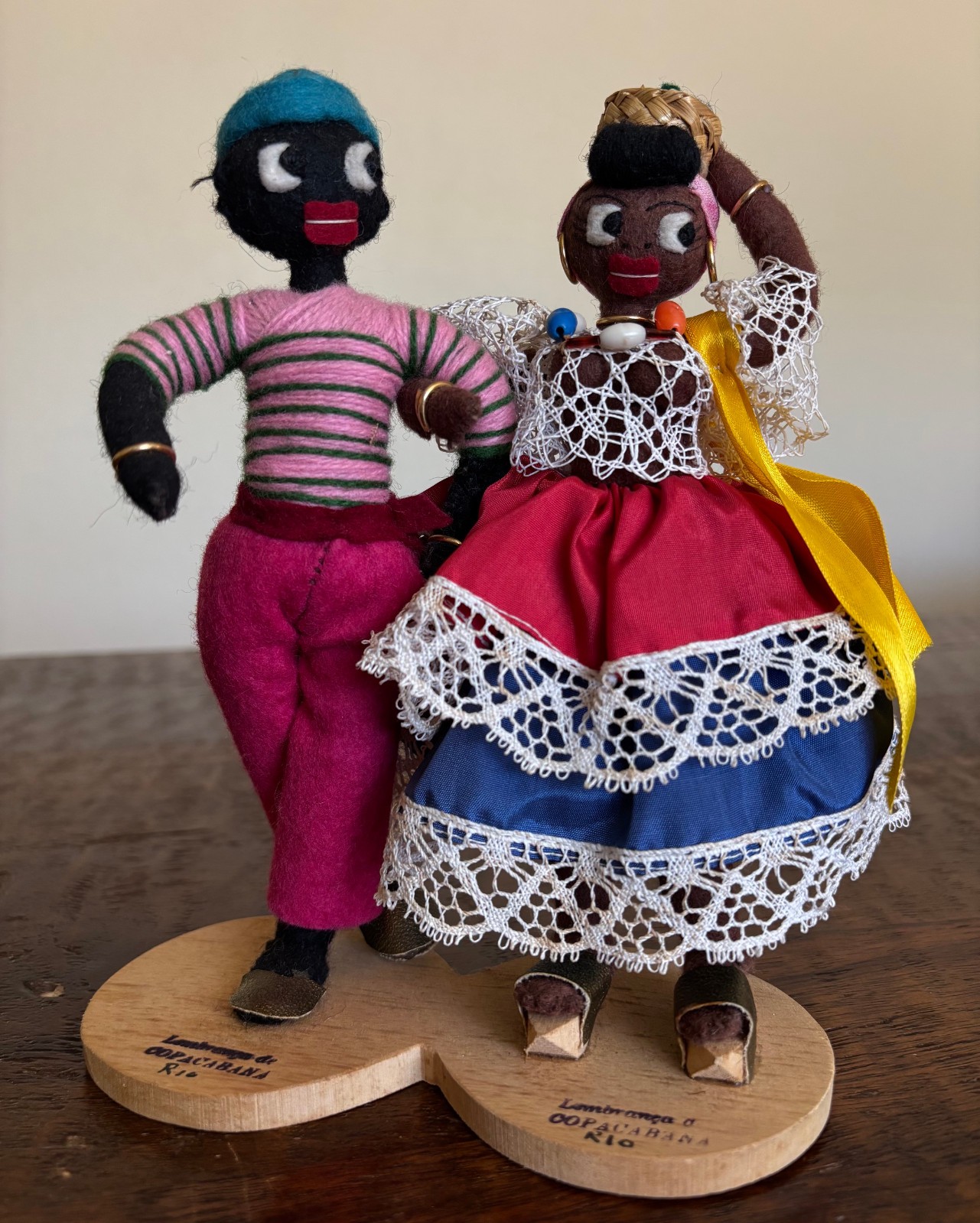 Vintage Brazilian Mid Century souvenir couple doll VTg folk art