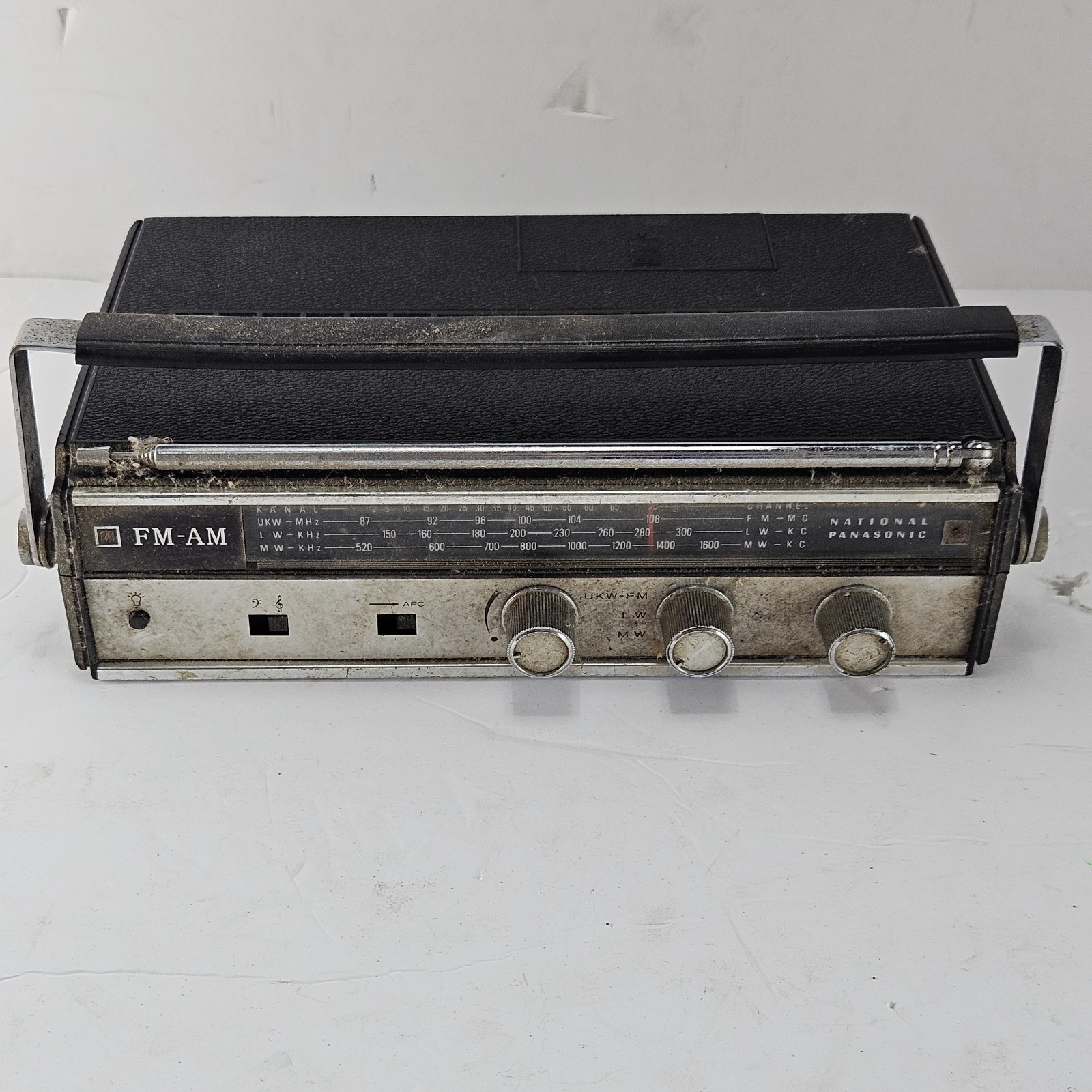 Vintage National Panasonic FM-AM Transistor Radio - Retro Portable