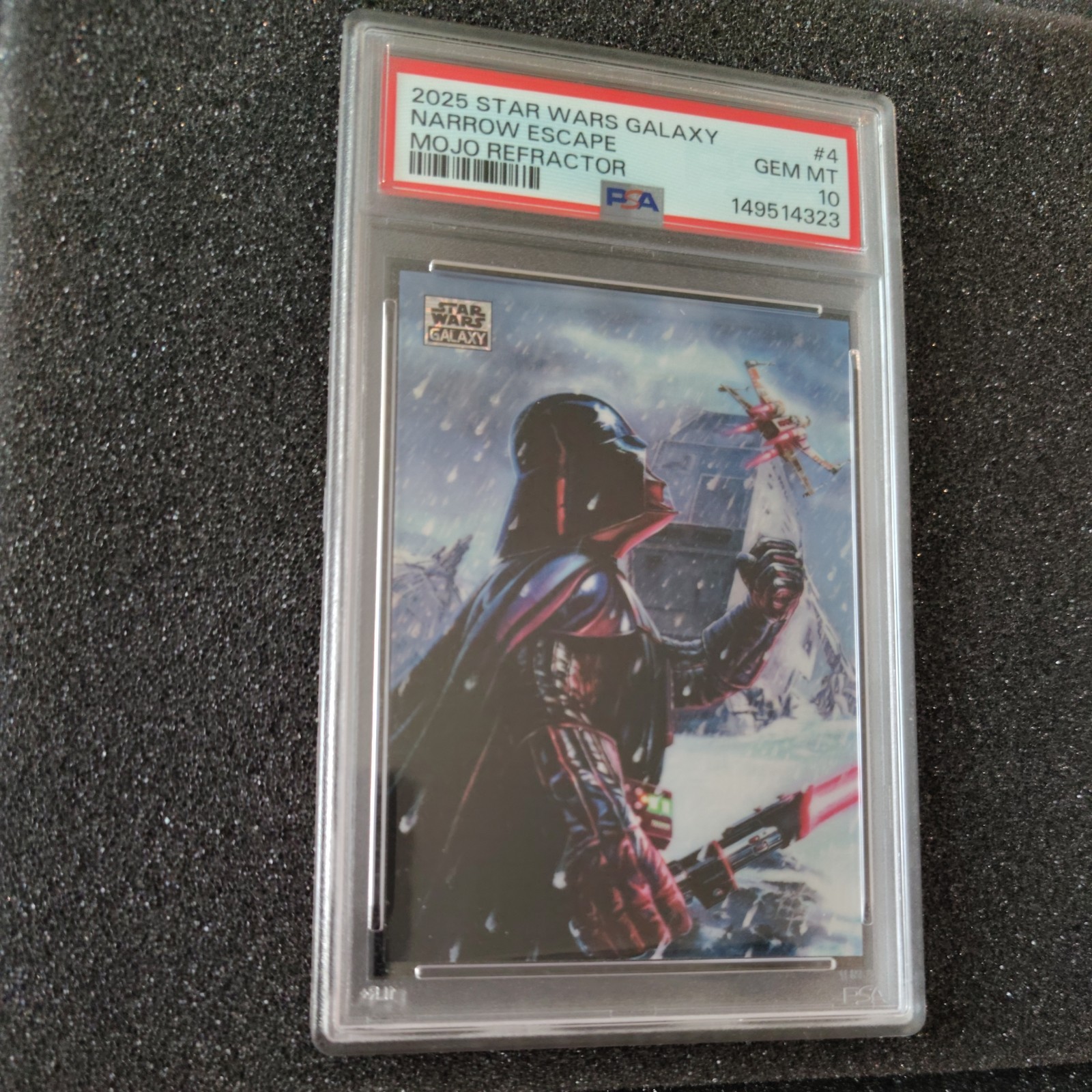 Topps 2025 Star Wars Narrow Escape #4 Mojo Refractor /50 PSA 10