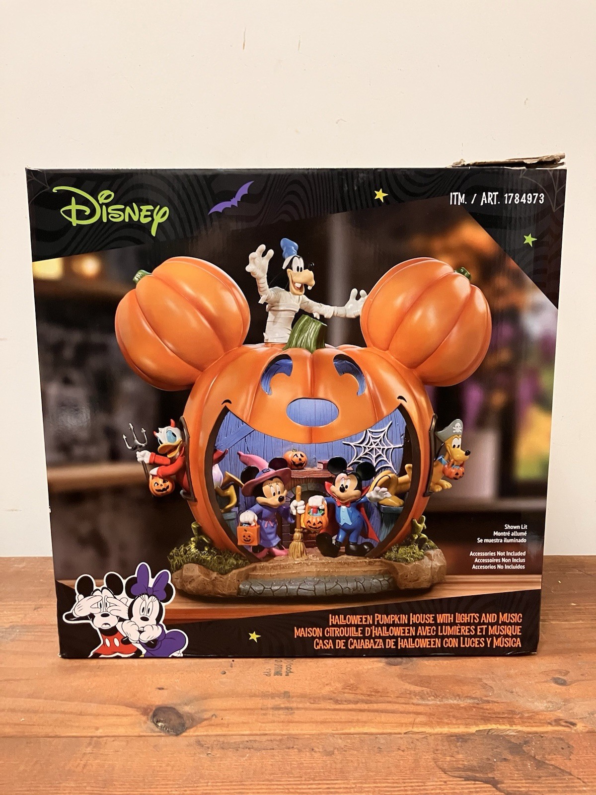 Disney Mickey Mouse and Friends Halloween Pumpkin House w/ Lights and Music NEW