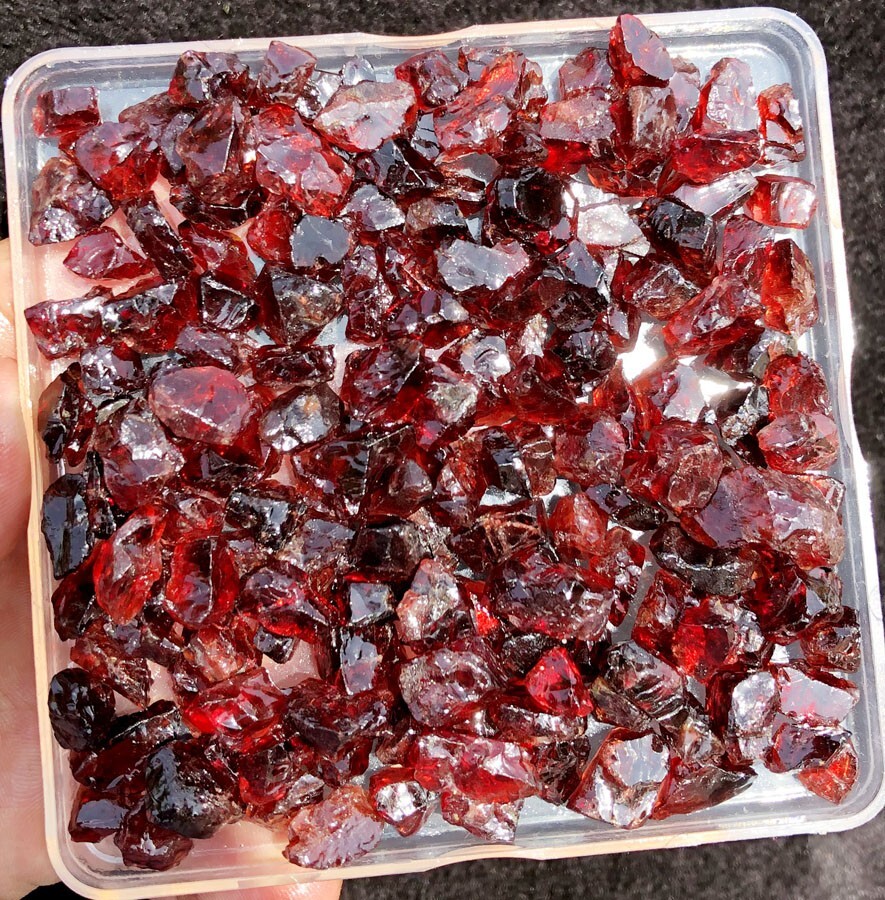 1000g 800PC TOPRaw Natural Rare Pretty RED Garnet Crystal Particles sl080