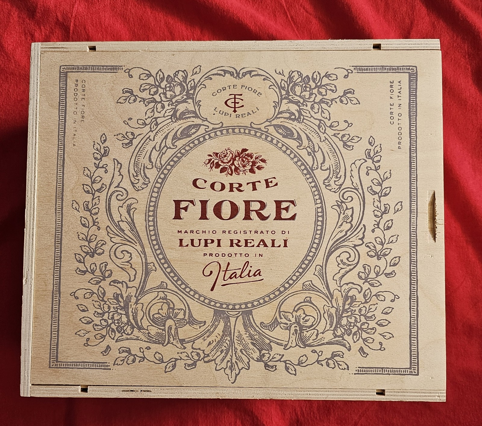 Vintage Corte Fiore Lupi Reali Italian Wooden Cigar Box Empty Italy 