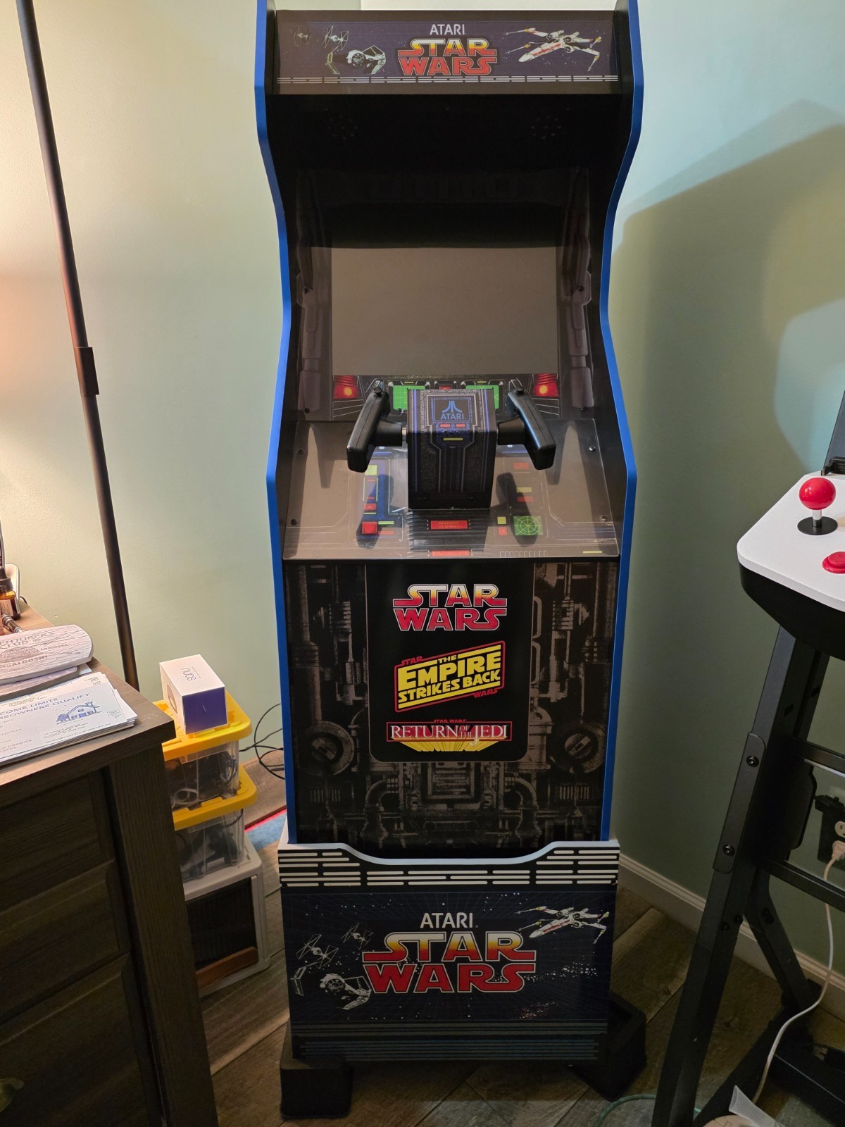 Arcade1up Star Wars Arcade Atari Edition-With Riser, feet and Light Up Marquee