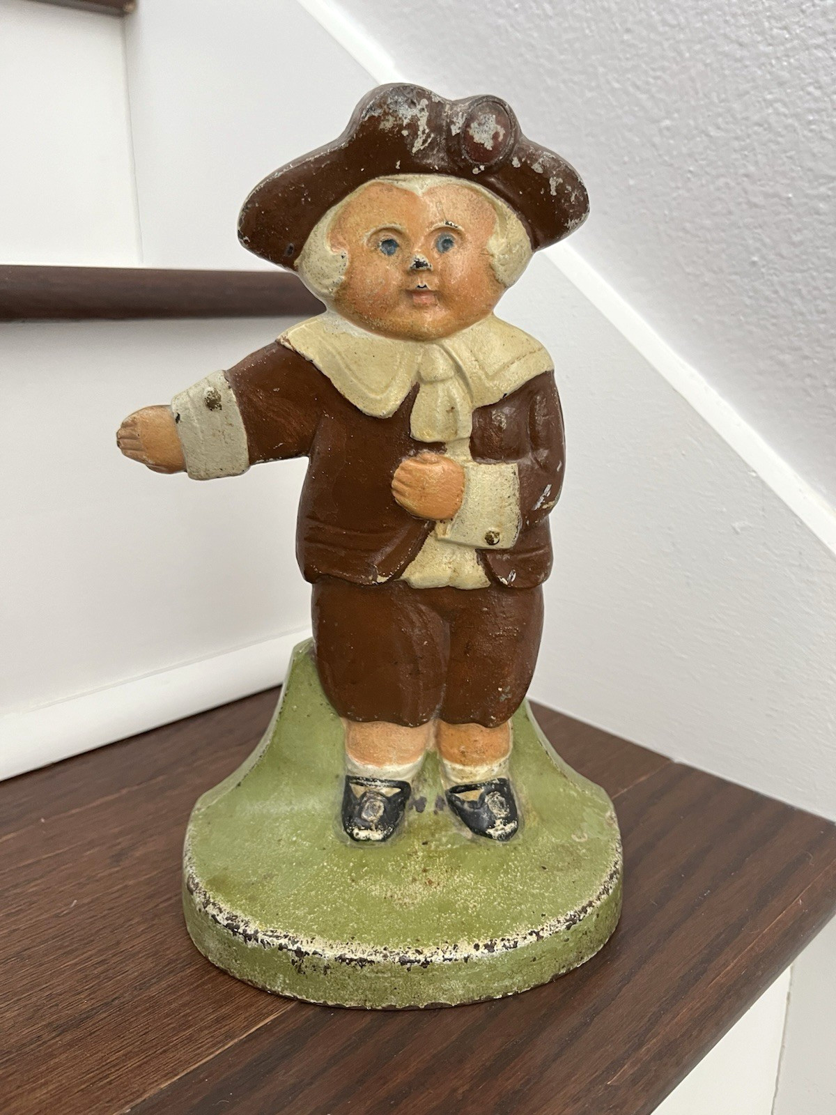 ANTIQUE VINTAGE c.1923 CJO JUDD PILGRIM BOY DOORSTOP