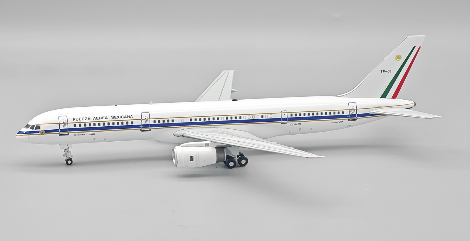 Mexico - Air Force / Boeing B757-200 / XC-UJM / IFMEXU-JM / 1:200 **LAST**