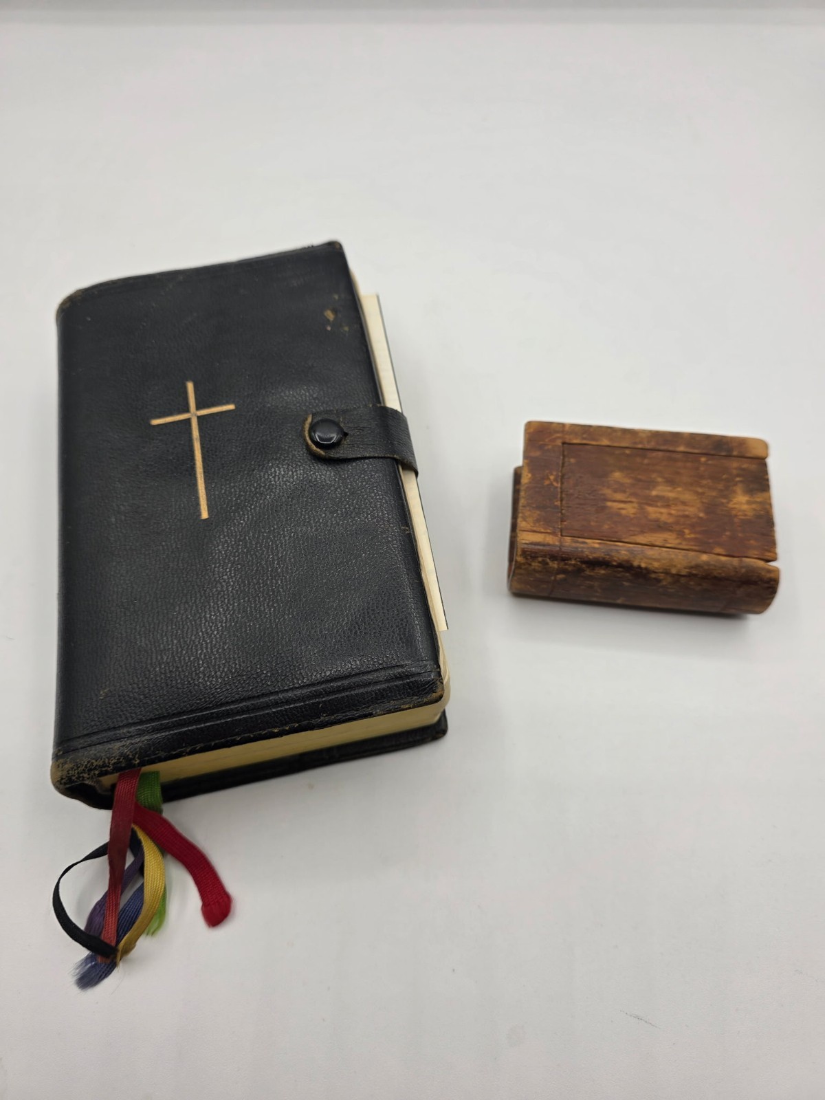 1800\'s Mourning Heirloom Kansas Farm Trinket Wooden Box With Note Bonet Bible
