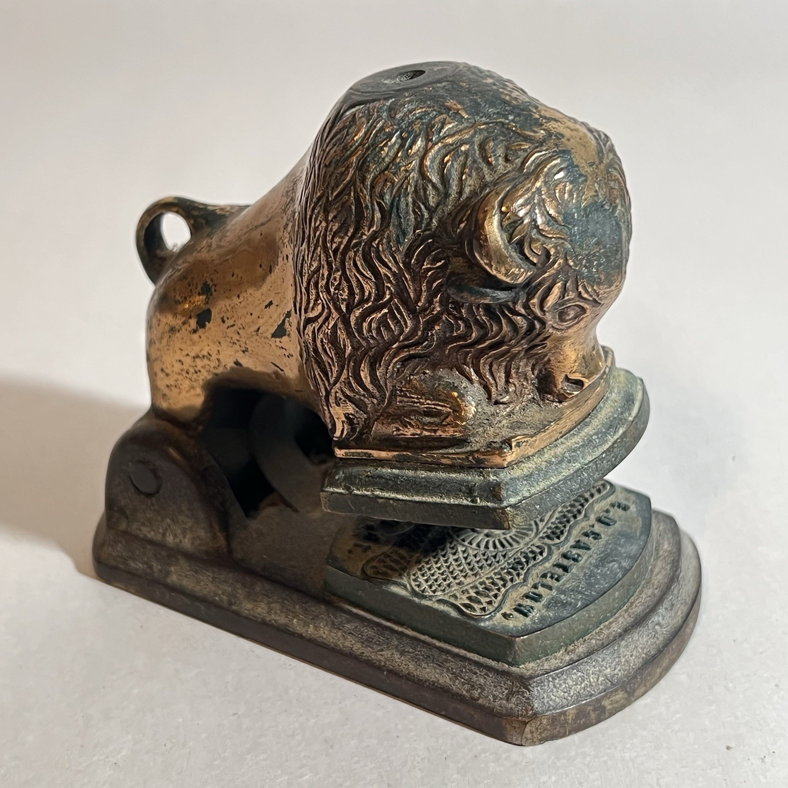 ANTIQUE BRONZE FIGURAL WESTERN BISON BUFFALO DESK STAMP SEAL