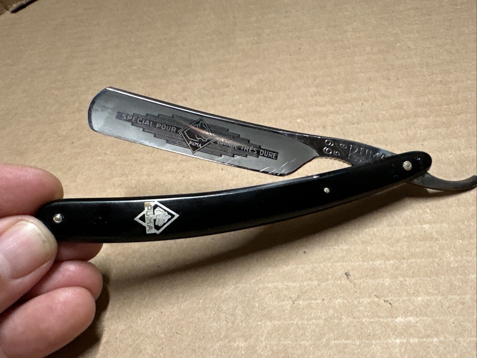 Vintage Puma 69 Solingen Germany 5/8 Straight Razor