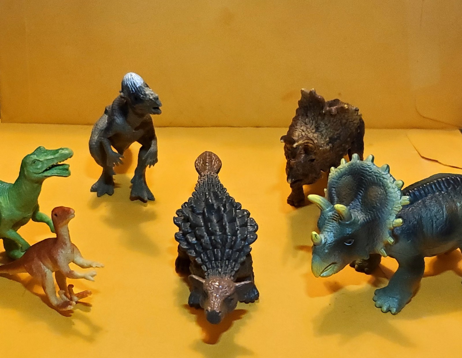 Set of 6 Variety Small Dinosaurs X2 Triceratops - 1 Pachycephalosaurus and MORE