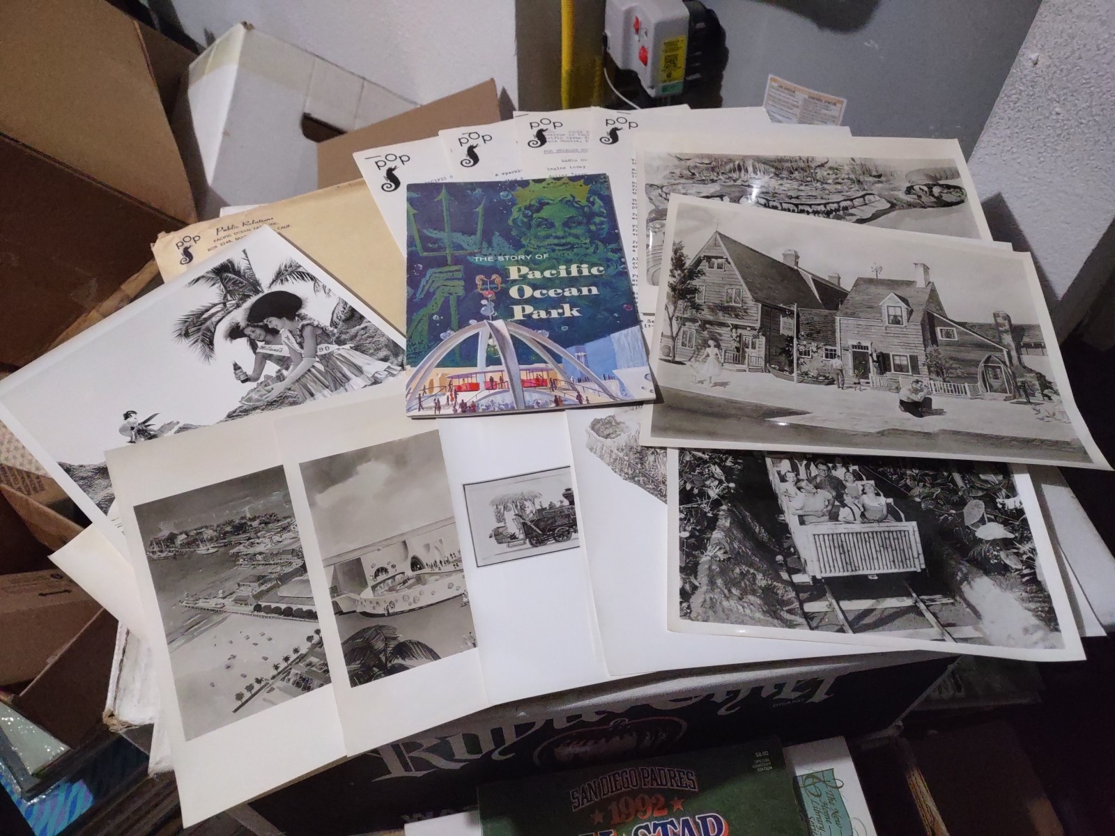 PACIFIC OCEAN PARK 1958 P.R. KIT W/BOOK, 8 PHOTOGRAPHS W/TYPE, PAPERWORK POP