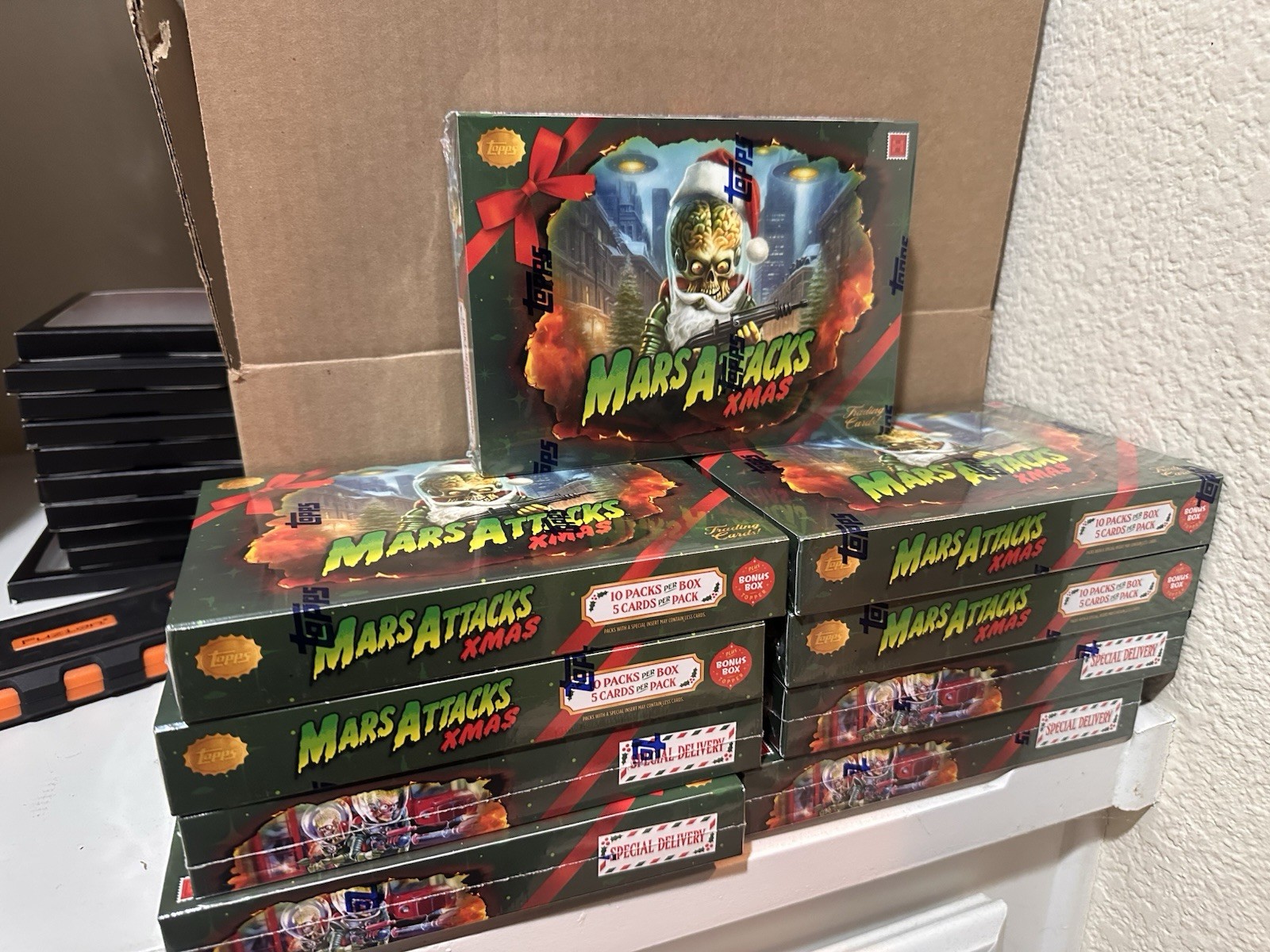 2026 Topps Mars Attacks Christmas Hobby Box NEW Factory Sealed 2026 Topps Mars Attacks Christmas Hobby Box NEW Factory Sealed
