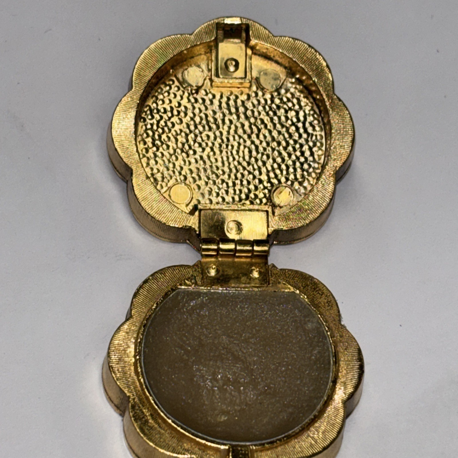 Coty Emeraude Green Jeweled Perfume Parfum Compact Case Gold Trinket Box Vintage