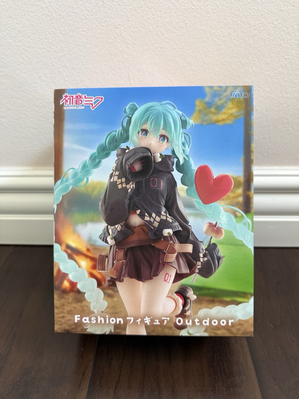 BRAND NEW Hatsune Miku Outdoor Fashion Taito Figure - Piapro Characters
