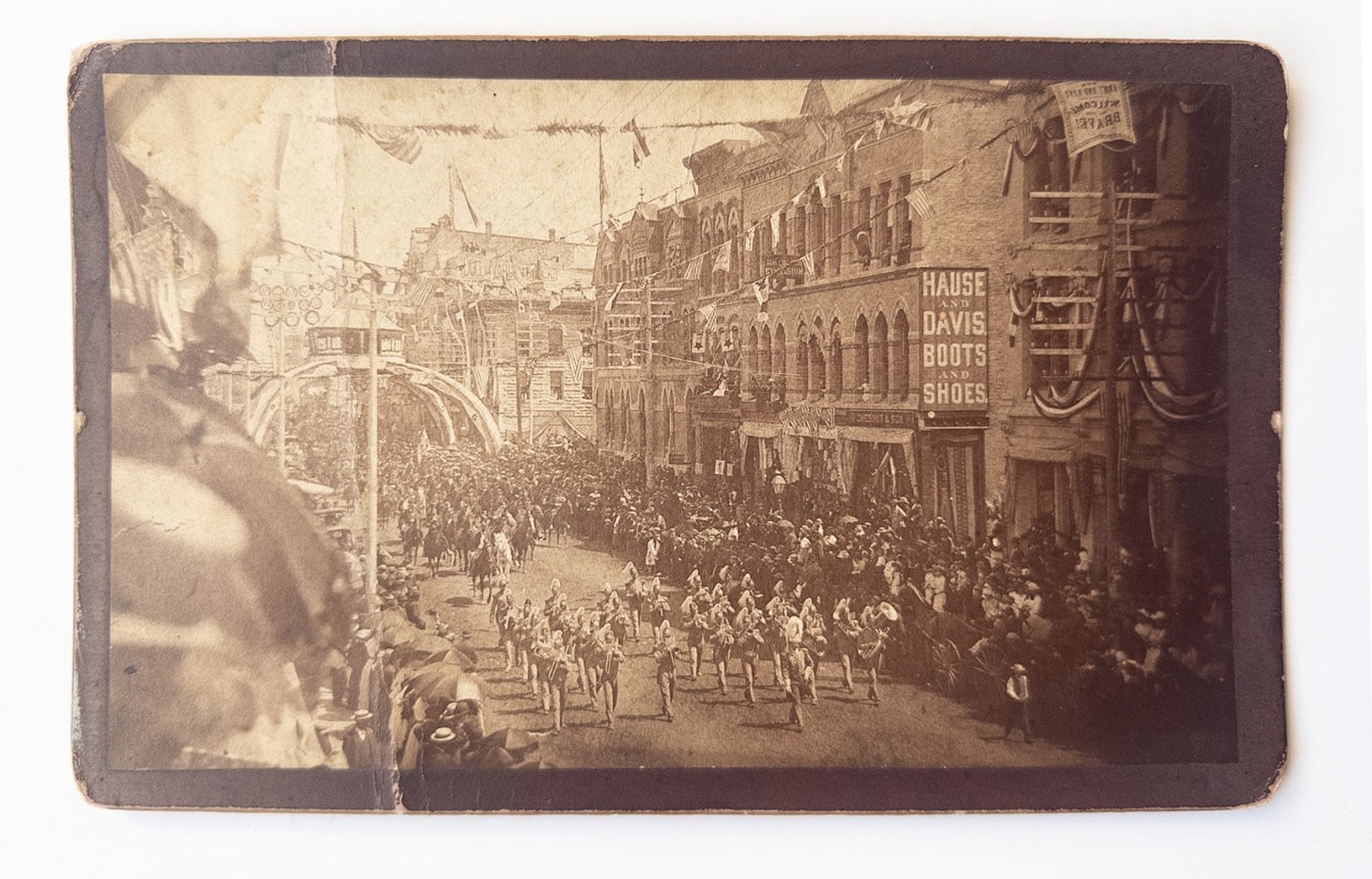 Antique 1880s Minneapolis MN Parade Photo Boudoir Card Hause & Davis Shoes Store