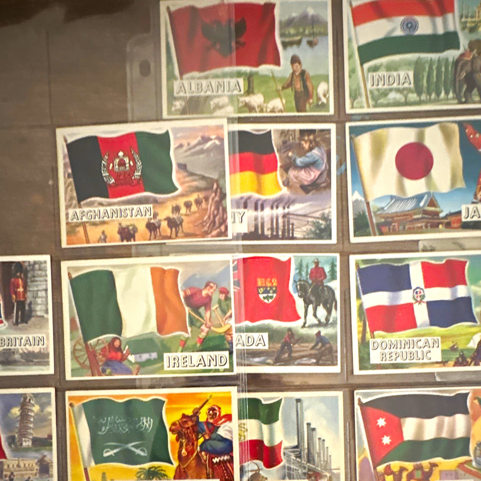 1956 Topps Flags of the World- Lot of 13 🇮🇹 🇯🇵 I🇮🇪 🇬🇧 🇨🇦 🇮🇷 +++ 1956 Topps Flags of the World- Lot of 13 🇮🇹 🇯🇵 I🇮🇪 🇬🇧 🇨🇦 🇮🇷 +++