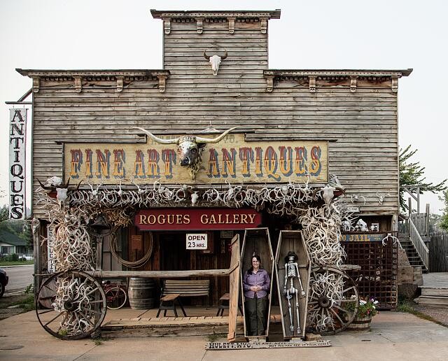 Photo:Hulett Wyoming Carol M. Highsmith 2015 Rogues Gallery Antiques Shop