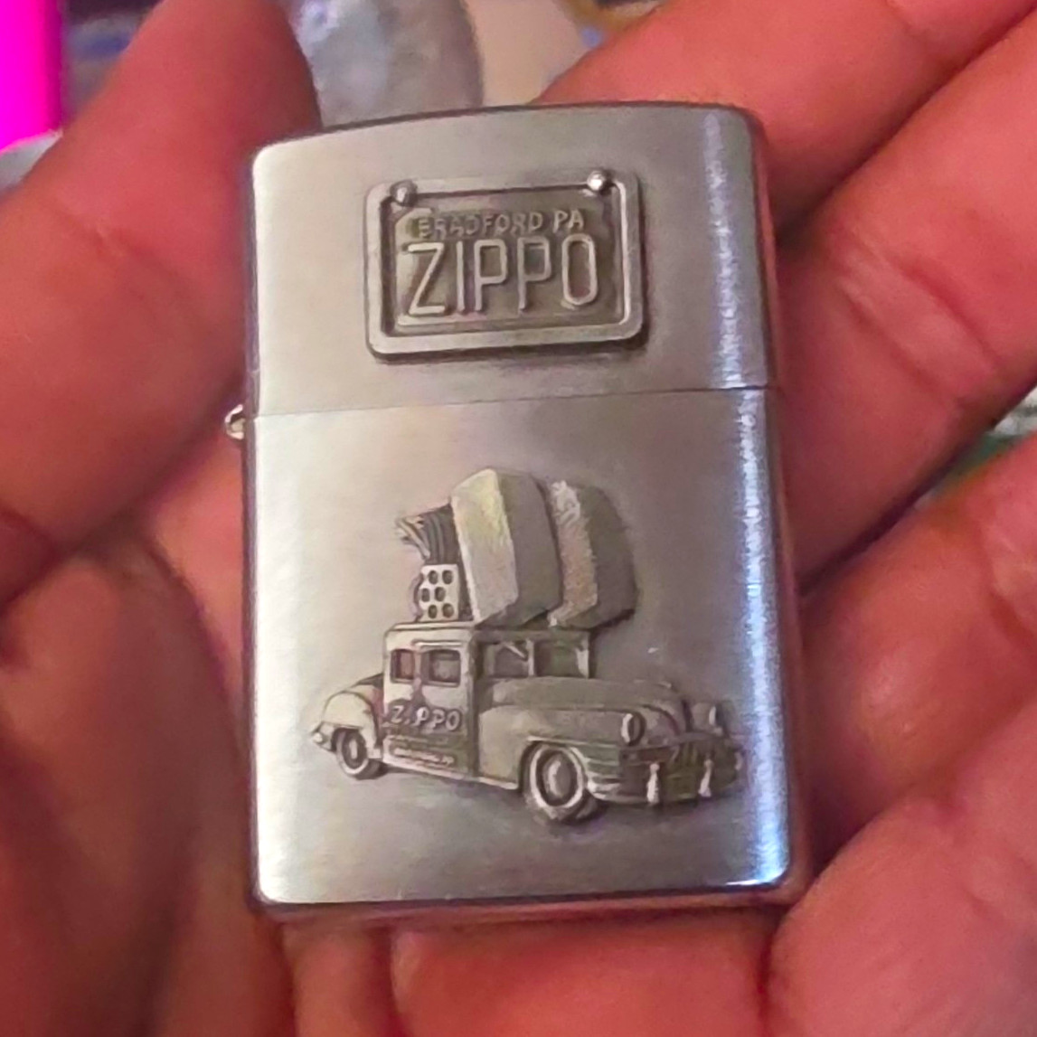 Zippo 1998 Bradford PA USA Lighter Zippo 1940'S Car Design*NO STRIKES*NEVER LIT*