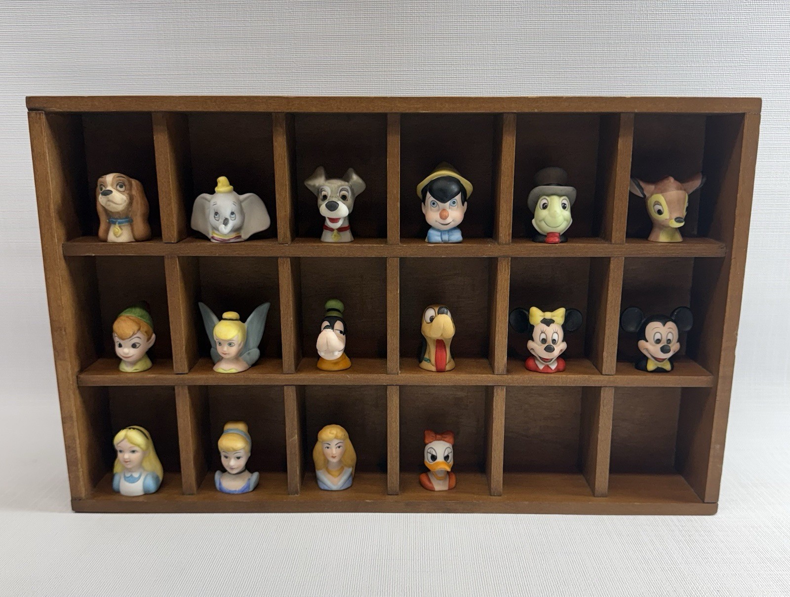 Vintage 1988 Disney Porcelain Bust Figurine Thimbles Lot/16 with Wood Shelf