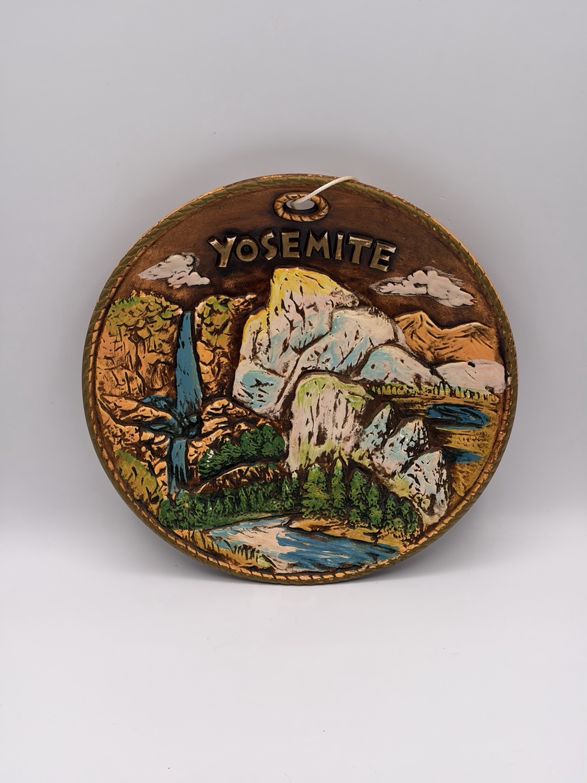 YOSEMITE, Ceramic SOUVENIR WALL PLAQUE / DISH [HAND PAINTED] JAPAN, #1960\'s yr. 