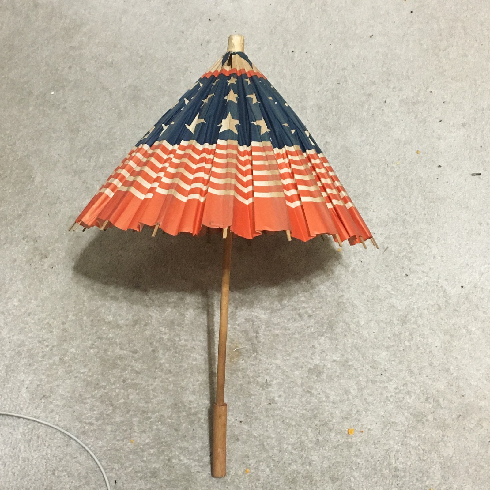 Vntg c1920s Patriotic American Flag Paper Umbrella Large Doll Size Wooden Handle