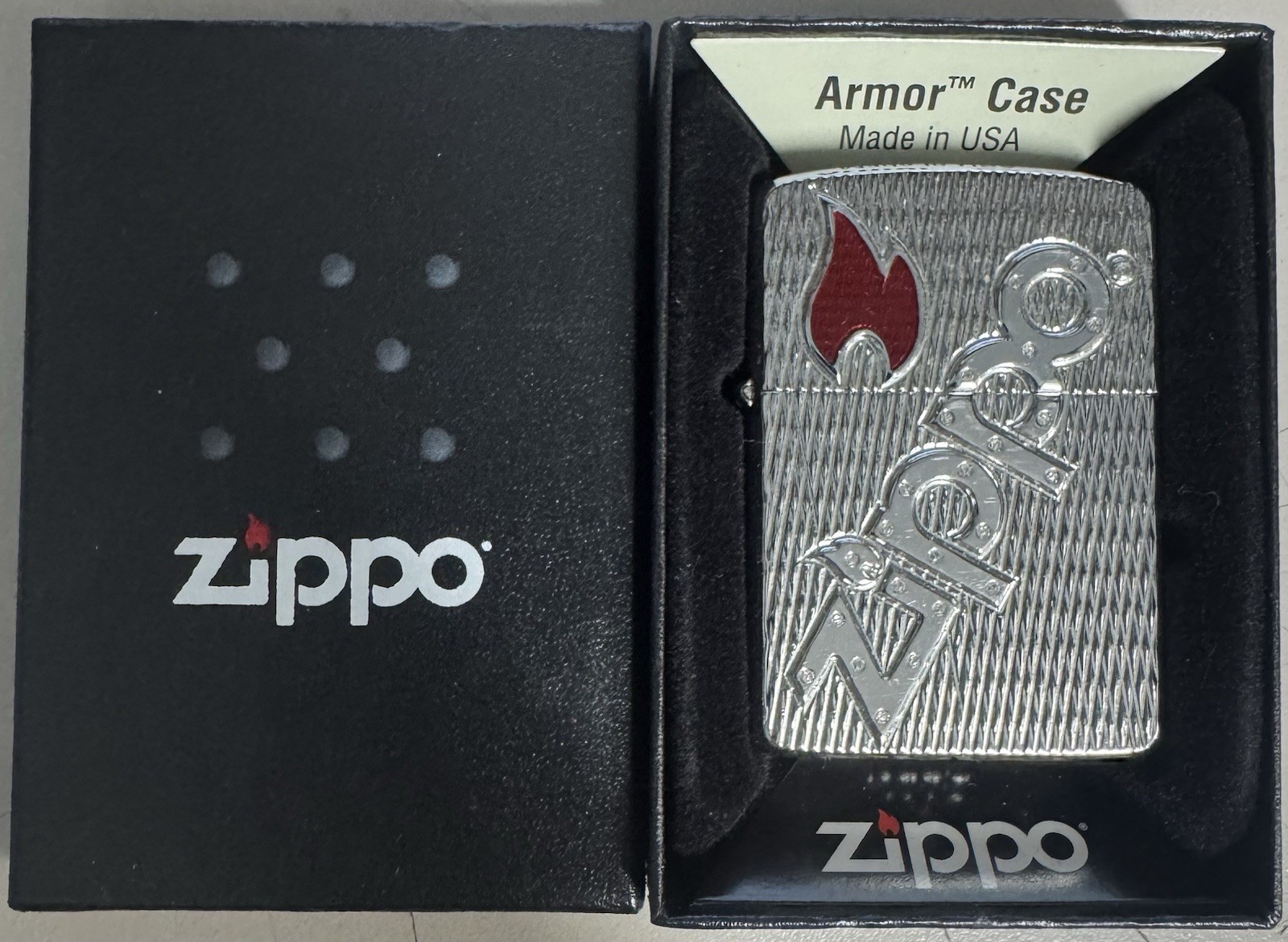 ZIPPO 2007 BOLTED ZIPPO LOGO AND FLAME ARMOR LIGHTER UNFIRED IN BOX E365