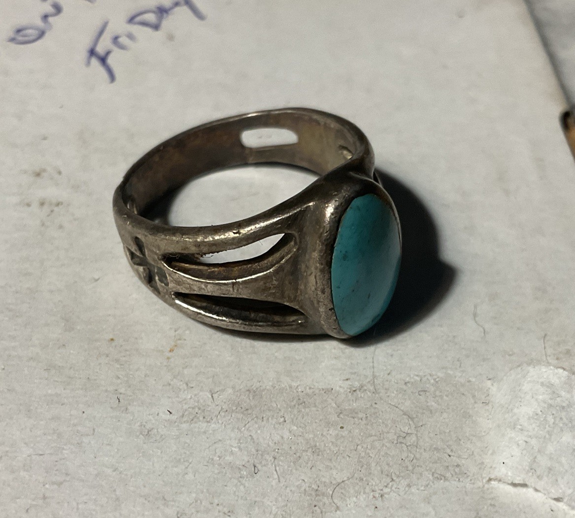 VINTAGE TURQUOISE & SILVER RING. Size 5.5