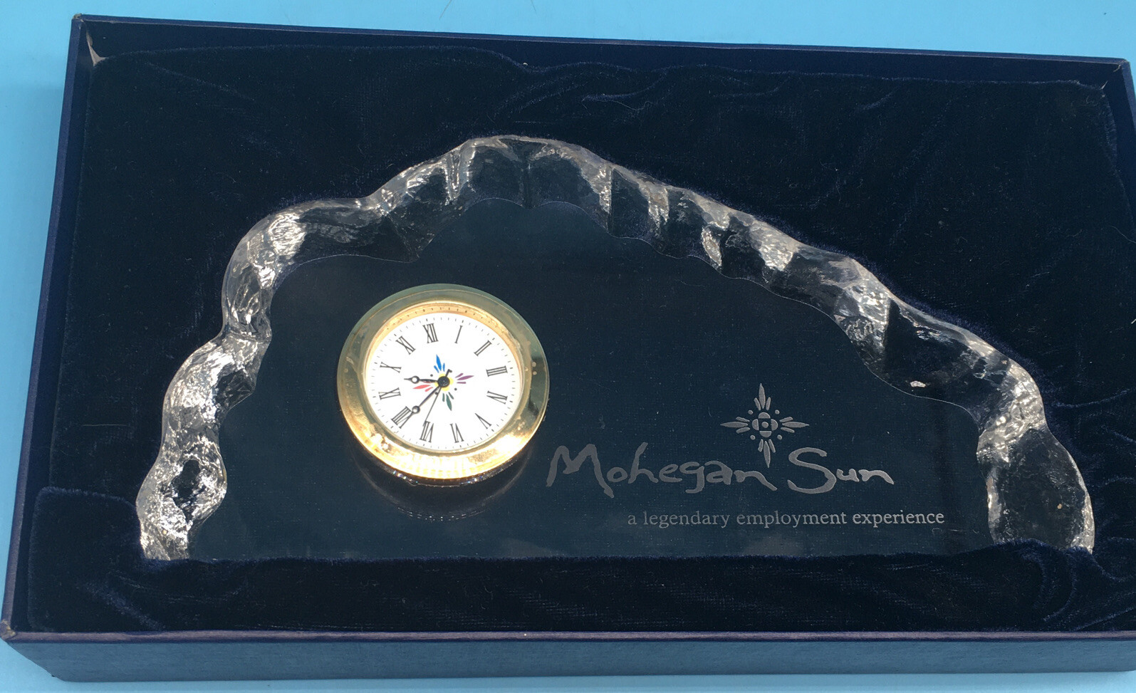 Mohegan Sun Casino Desk Crystal Clock Paperweight Nib New In Box
